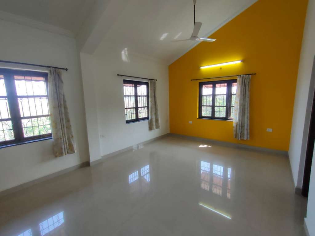 ISLAND GROVE APT - DIVAR